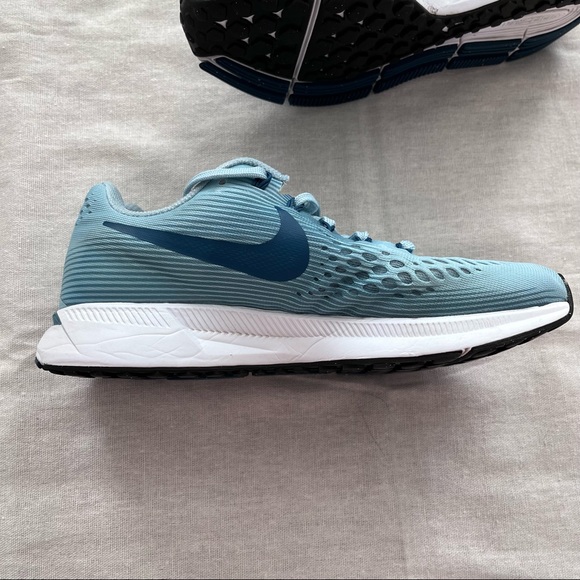 Sold - Picture 6 of 12